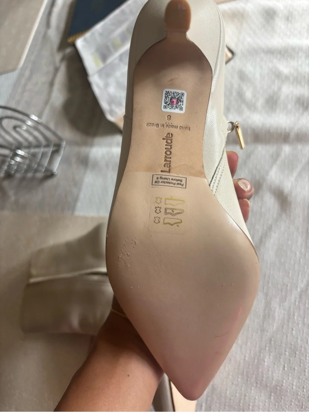 Larroude minimalist cream